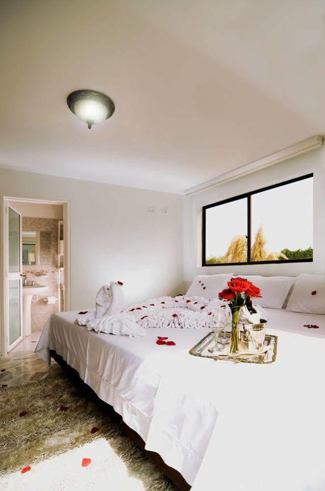 Hotel Flamingo Cali Esterno foto